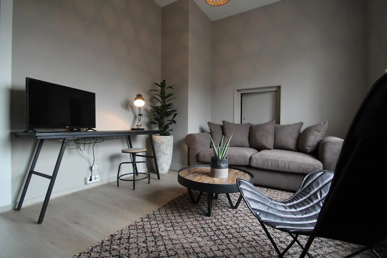 Het Spoorhuis Uithoorn Bed & Breakfast